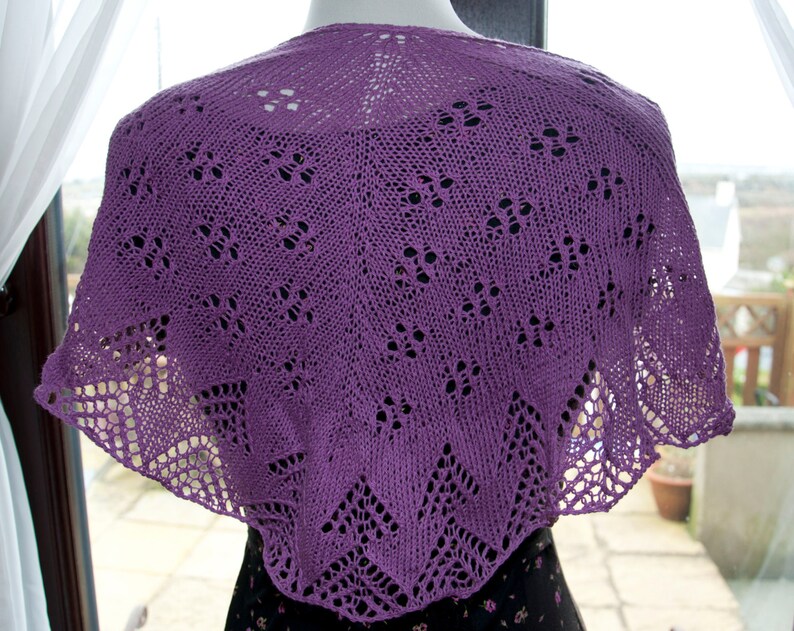 Handknitted Shawl in Mauve image 3