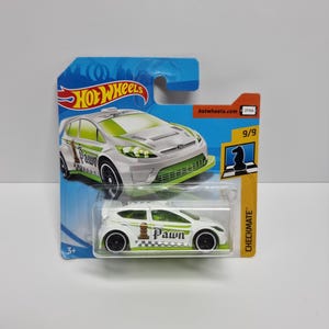 Hot Wheels &#39;12 FORD FIESTA White
