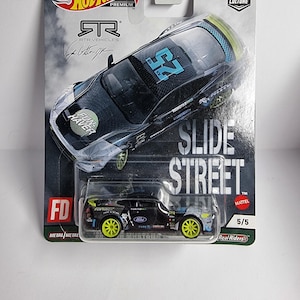 Hot Wheels premium Ford Mustang RTR Spec 5 Slide rua