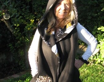 Beer Wench - Hooded Scarf with pockets