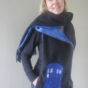 Doctor Who TARDIS INSPIRADO Bufanda con capucha bordada con bolsillos
