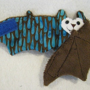 Rain on Brown Bat Coffee Cozy, Cup Sleeve, Stuffed Animal, Plushie Bild 1