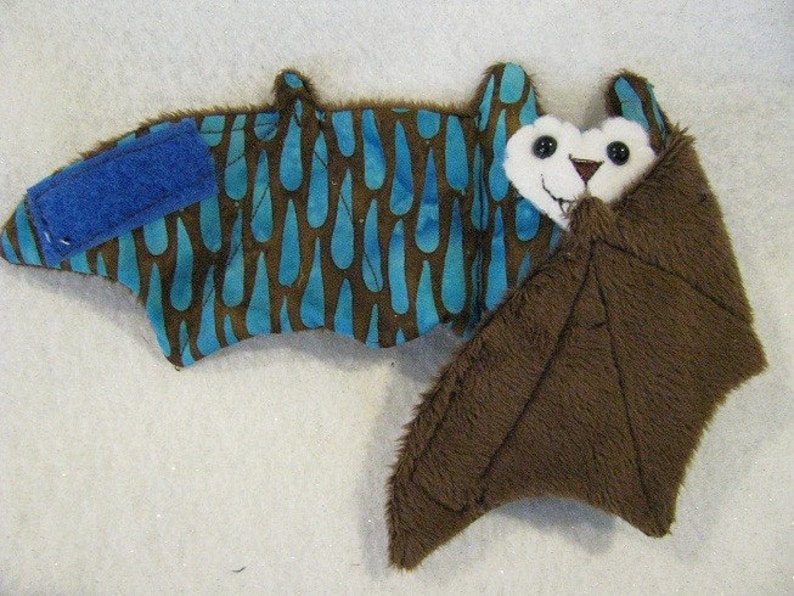 Rain on Brown Bat Coffee Cozy, Cup Sleeve, Stuffed Animal, Plushie Bild 1