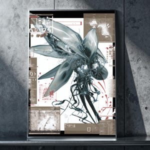 Può includere: Stampa artistica astratta con un design floreale traslucido multistrato nei toni del grigio e del blu. L'opera d'arte è ambientata su uno sfondo bianco con diagrammi tecnici e visualizzazioni di dati sovrapposti. La stampa è incorniciata in un bordo nero.