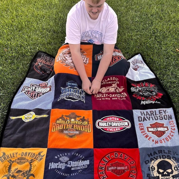 Tshirt Blanket Memory Custom Shirt into Quilt for Boys and Girls Band Shirt Jersey Graduate Keepsake Gift Personalize Handwriting Embroidery