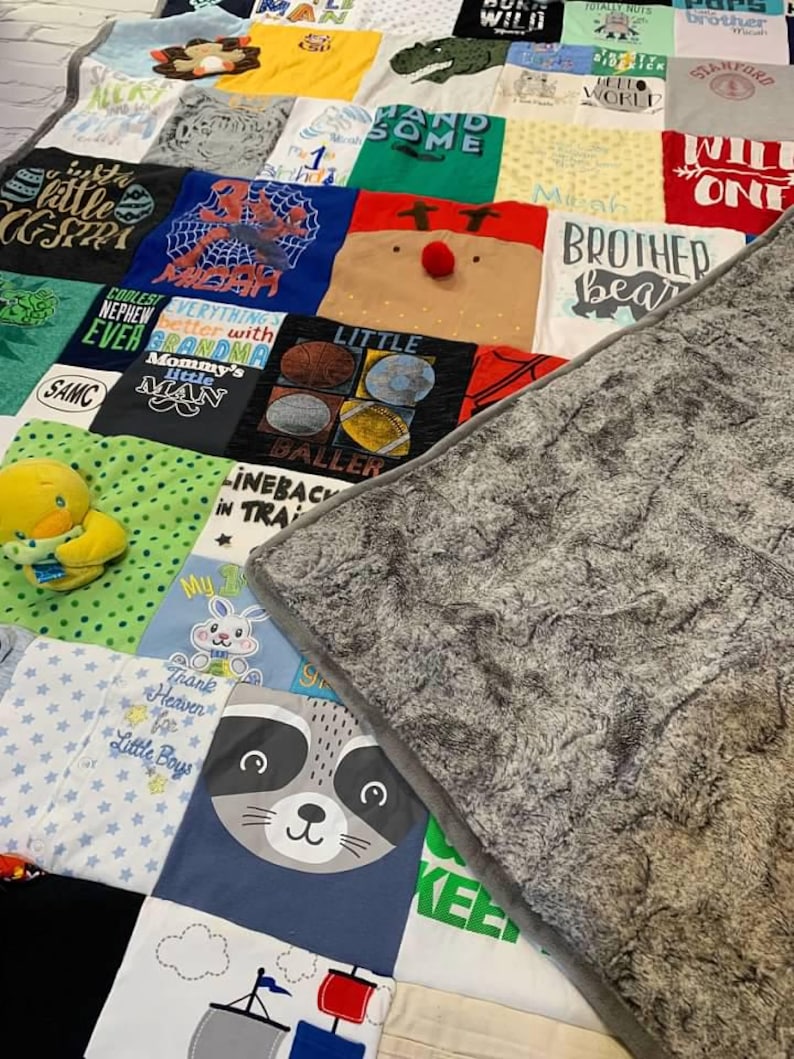 Mosaic Tshirt Blanket Memory Custom T-shirt into Quilt with Band Shirt Jersey Blanket Button up Baby Onesie Photo Handwriting