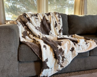 Brown Cow Plush Blanket, Soft Minky Throw Blanket, Plush Silky Soft Cowhide Print Blanket