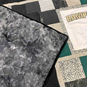 Mosaic Tshirt Blanket Memory Custom T-shirt into Quilt with Band Shirt Jersey Blanket Button up Baby Onesie Photo Handwriting