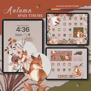 Può includere: Uno schermo iPad con un design autunnale. Lo sfondo è di un marrone tenue con un motivo floreale e una volpe. Lo schermo mostra un orologio con l'ora 4:36 e la data mercoledì 14 agosto. Le icone sullo schermo sono anch'esse a tema autunnale.
