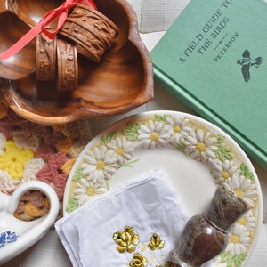 Curated Vintage Cottagecore Mystery Box / 5 Items / Box of Personalized Cottage Home Decor, Kitchen Items / Earthy, Farmhouse, Unique Gift