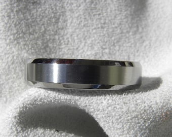 Beveled Edge Titanium Ring, Satin Polished Finish, Wedding Band