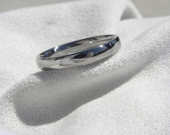 14K White Gold 4mm Low Dome Light Wedding Band Ring for Men & Women Size 4 to 15 14K White Gold 4mm Low Dome Light Wedding Band Ring for Men & Women Size 4 to 15