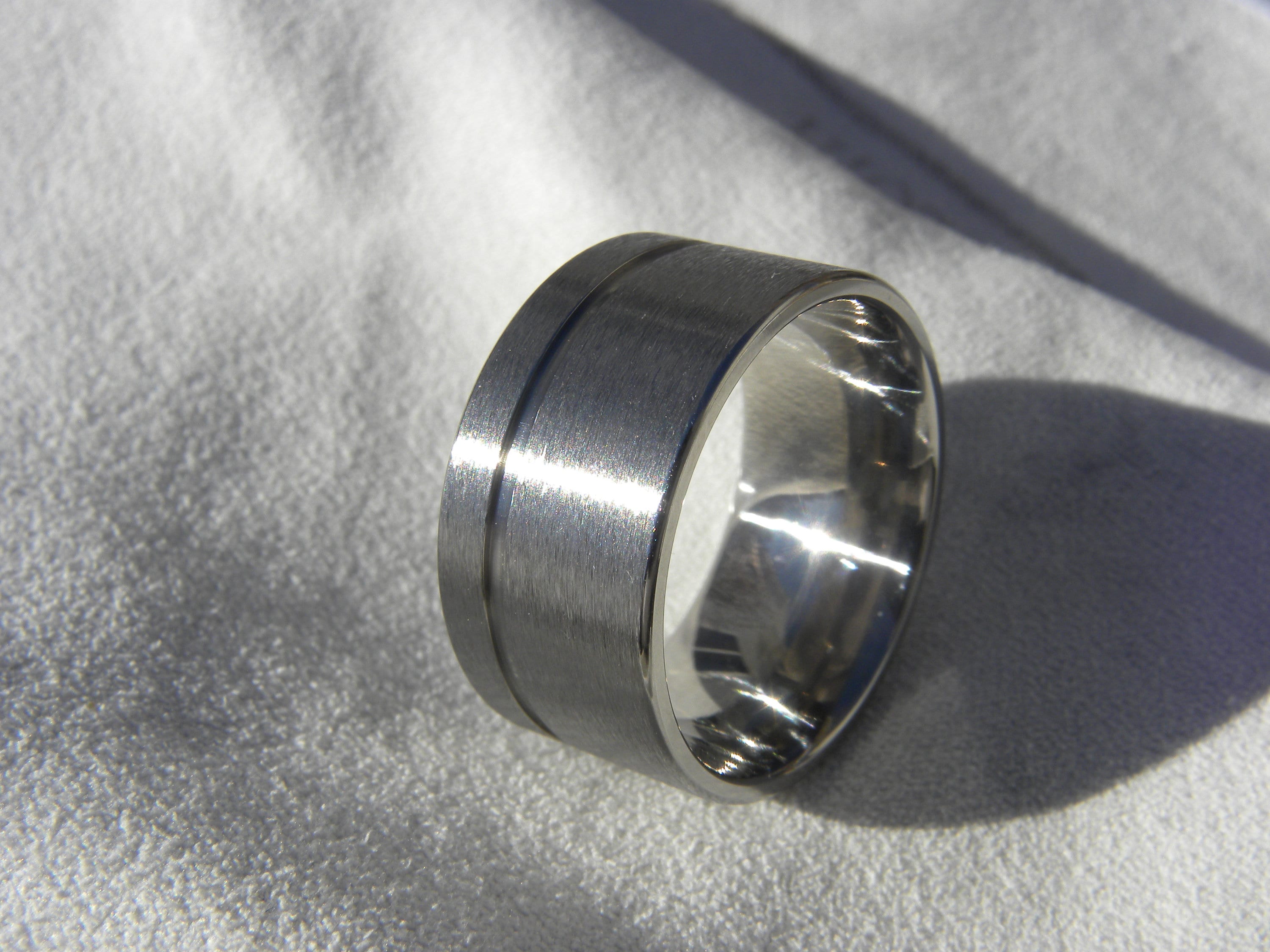 Mens gold deals titanium wedding bands