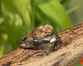 3mm Wide Ring, Men's or Ladies Facet Cut Titanium Band, Polished Finish
