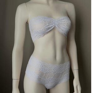 White Lingerie 3-Piece Set – Bralette, Thong & Bootyshorts in Stretch Floral Lace