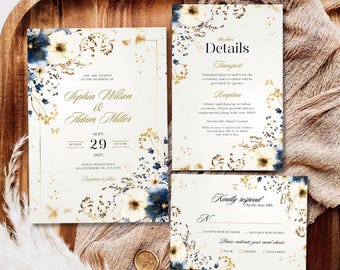 Op de afbeelding: Elegant trouwuitnodigingspakket met bloemmotieven in marineblauw, crème en goud. De set bevat een uitnodiging, een detailskaart en een RSVP-kaart. De uitnodigingstekst bevat de namen Sophia Wilson & Adam Miller, datum, tijd en locatie.