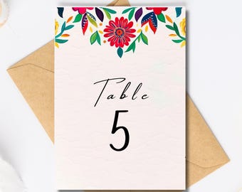 Elegante Fiesta tafelnummerkaart, levendige Mexicaanse bloemenprint, tafelindeling voor een bruiloft op een exotische locatie, unieke, bewerkbare sjabloon.