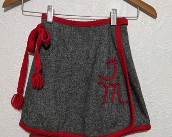 Sweet Vintage Child Gray Wool Wrap Skirt Border Red Trim sz 6/8 Girls