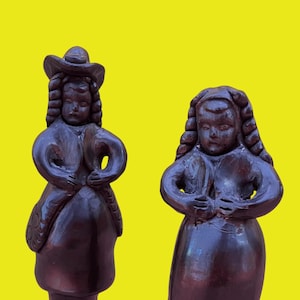 Barro Negro Couple by Doña Rosa - San Bartolo, Oaxaca, Mexico - Black Clay Pottery Figurines