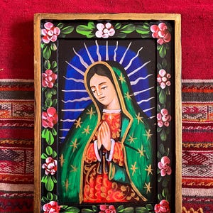 Handbemaltes mexikanisches Holz Retablo - Virgen de Guadalupe - Unsere Liebe Frau von Guadalupe - Rostro B Grün