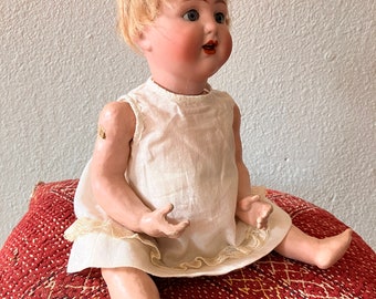 アンティーク ABG 1361 ドイツ製ビスクドール：青い目、開いた口