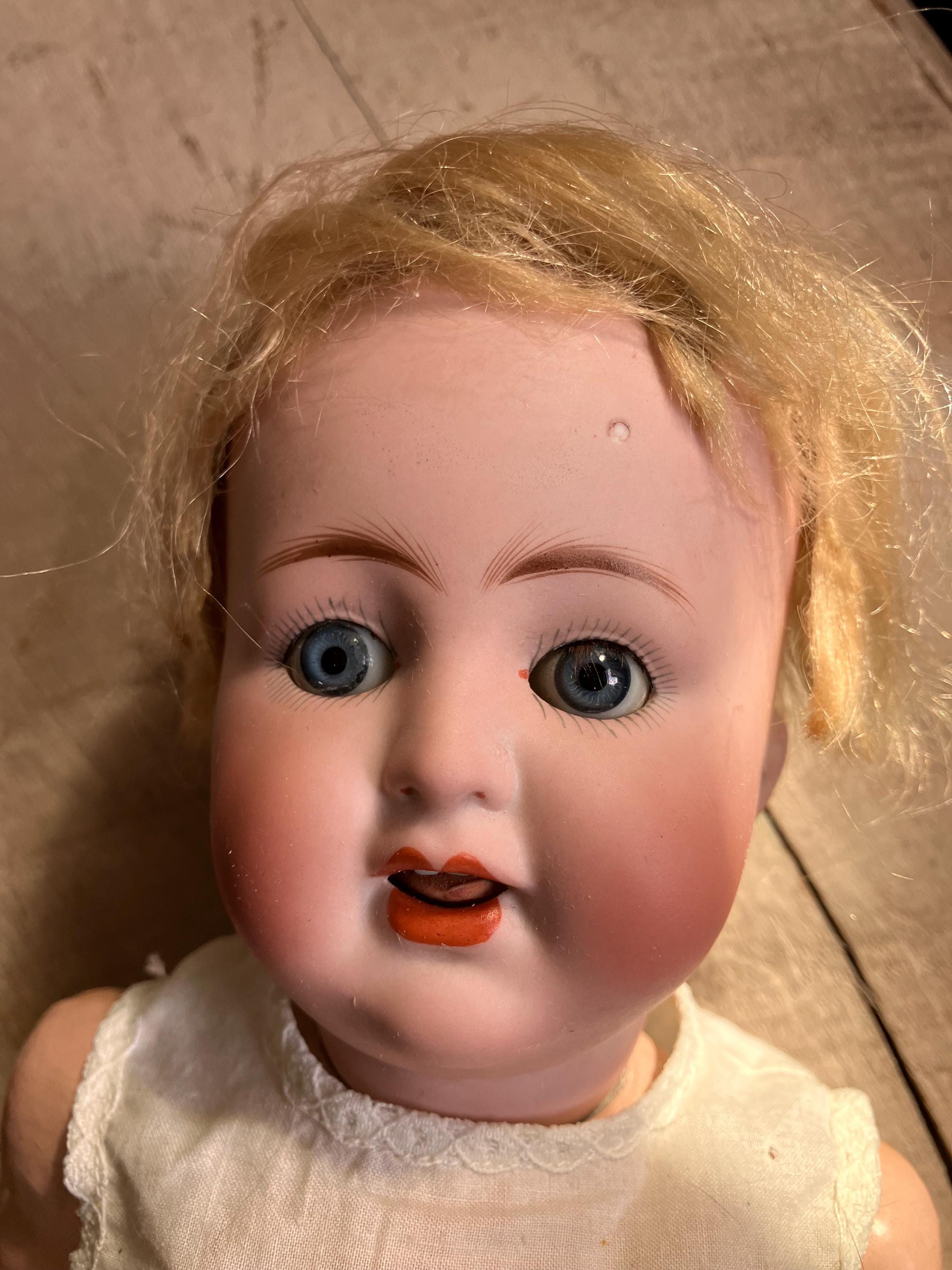 アンティーク ABG 1361 ドイツ製ビスクドール：青い目、開いた口