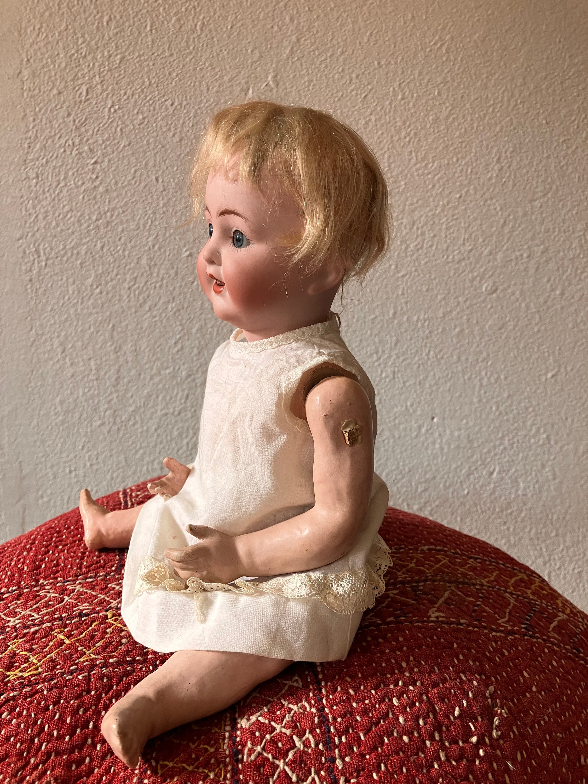アンティーク ABG 1361 ドイツ製ビスクドール：青い目、開いた口