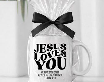 Taza "Jesús te ama" para cumpleaños. Fe cristiana.