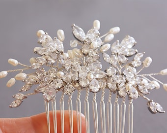 Scattered Crystal, Rhinestone and Freshwater Pearl Hair comb