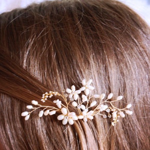 Delicate Gold Flower and Rhinestone Bridal, Wedding Hair Comb, Hair Jewelry image 1