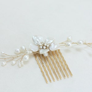 Freshwater Keshi Pearl Bridal Hair Comb image 3