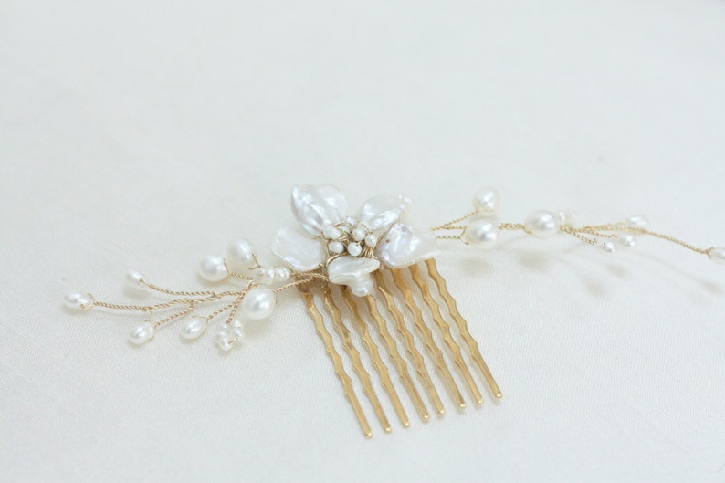 Freshwater Keshi Pearl Bridal Hair Comb image 3