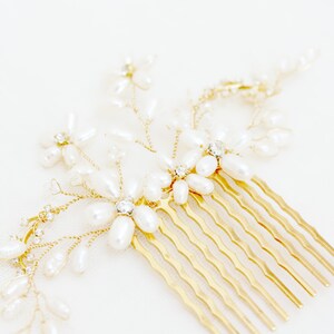Delicate Gold Flower and Rhinestone Bridal, Wedding Hair Comb, Hair Jewelry image 3