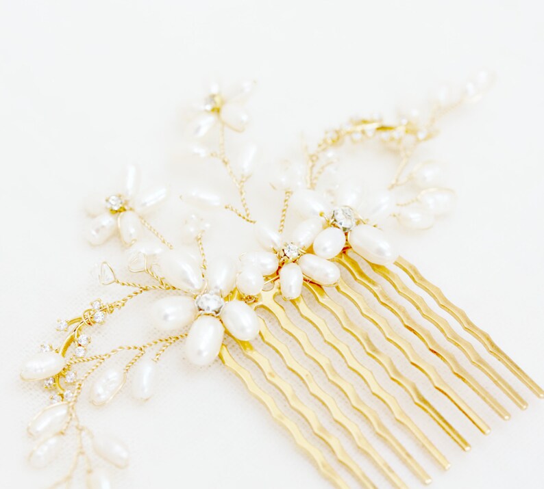 Delicate Gold Flower and Rhinestone Bridal, Wedding Hair Comb, Hair Jewelry image 3