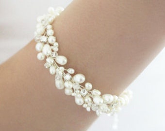 Wedding JewelryDelicate Freshwater Pearl Bracelet with Natural Crystals and Vintage Austrian Rhinestones