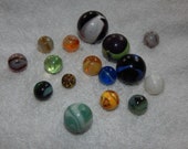 Vintage Toy Marble Collection 16 swirl, glass, agate, bubbles, clear and solid colors, shooter, onion peel, art, old, rare, hard to find