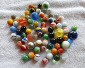 Mixed lot of 72 Vintage Toy Marbles, swirls, clears, agate, steely, Cat 39 s eye, shooter, vintage, stripe, ox blood