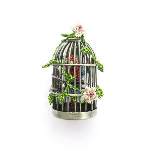 Parrot bird cage pendant - parrot jewelry, miniature crochet, bird cage jewery, bird pendant, tiny parrot