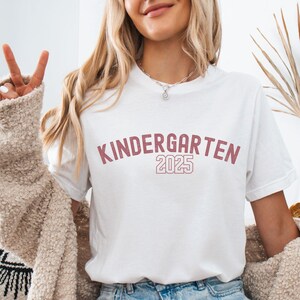 Kindergarten teacher 2025,Back-to-school shirt, Kinder crew tee,First day of school shirt,Teacher team gift, Teaching t-shirt, elementry tee