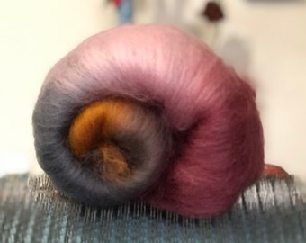 SÉRAPHINE Fiber Batt, Merino Wool, Spinning, Felting, Fiber Arts, Gray Pink Berry Amber