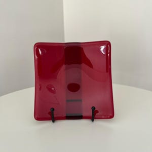 Dekorative Rote Glasschüssel, Handgefertigter Glaskunst Teller, Wohndekor Kunstglasschale, quadratisches Ausstellungsstück, Weihnachtsgeschenk