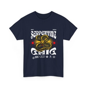 Maglietta Serpentine / Illustrazione di serpente giallo, stile poster rock vintage, maglietta con vipera,