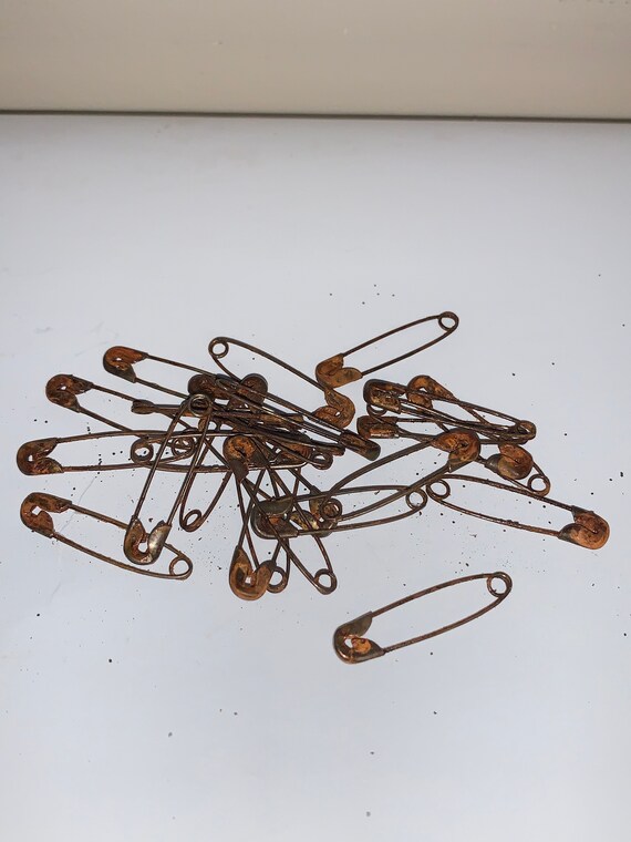 Craft Supply, 50 Rusty Safety Pins, Metal Safety Pins, Crafting Supply,  Primitive Safety Pins, Rusty Look Metal, Fabric Pins, Sewing 