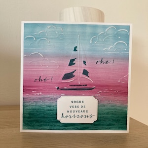 Carte voilier sur la mer en relief