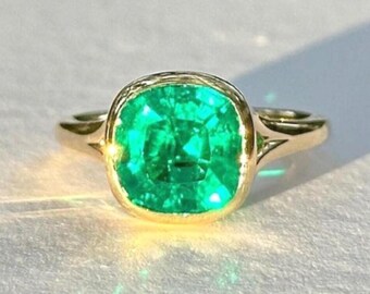 4.05 CT エクセレント アッシャーカット ソリティア - シャンパン