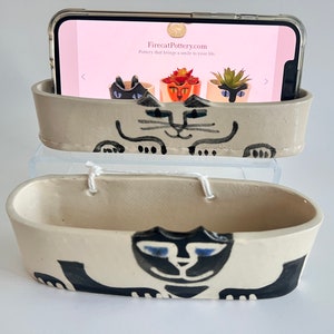 Cat pottery caddy for cell black white wall hanging phone holder crazy cat lover gift afbeelding 2