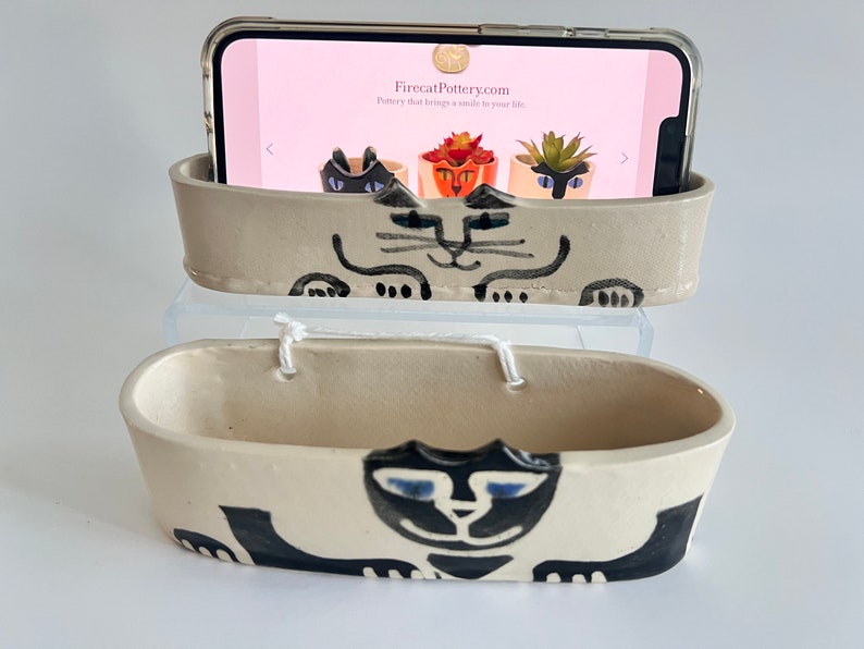 Cat pottery caddy for cell black white wall hanging phone holder crazy cat lover gift afbeelding 2