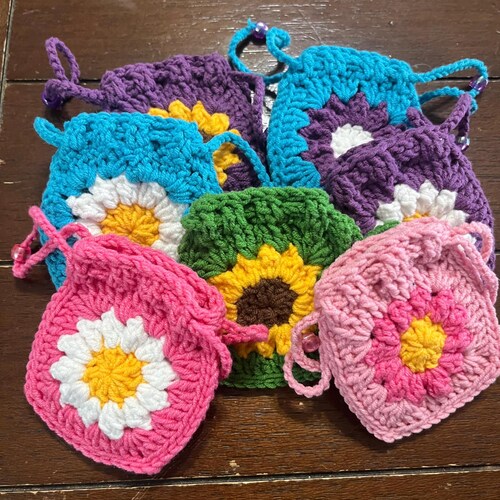 Crocheted small bag for jewelry or AirPod/ iPod flower case