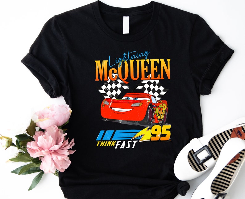Camiseta de Rayo McQueen, camiseta de Disney Cars, camiseta de Disney Cars, camiseta de Disney, camiseta de World Tour 2026, camiseta de Disneyland imagen 2