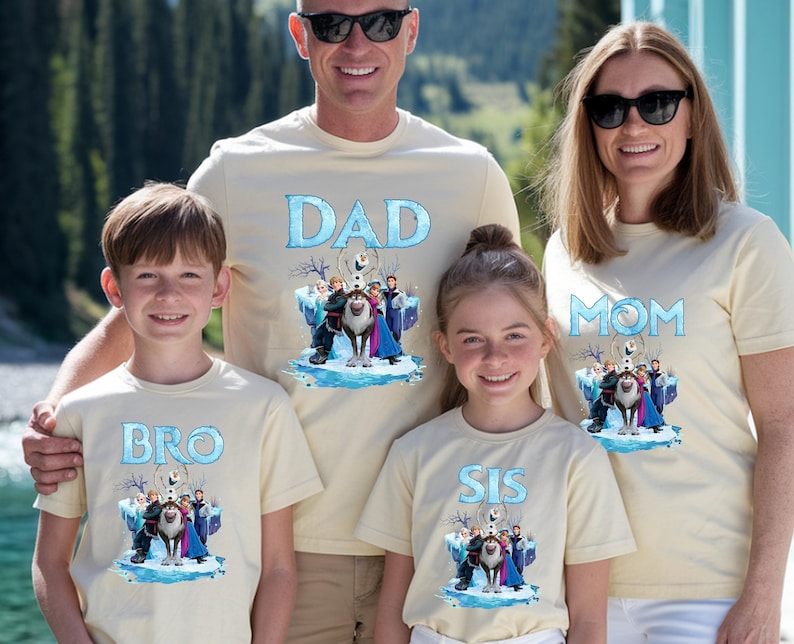 Camiseta a juego para la familia Frozen, camiseta Frozen para mamá y papá, camiseta familiar Frozen, personajes Frozen, camiseta familiar Frozen, camiseta a juego Disney Frozen imagen 2